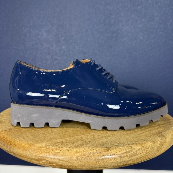 Vionic Women's Navy Patent Leather Lace-Up Loafers, Size 7 (unmarked) - Picture 4 of 8